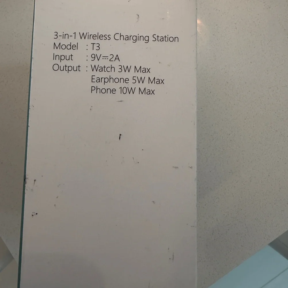 NEW NEVER USED 3-in-1 Wireless Charging Station - Black